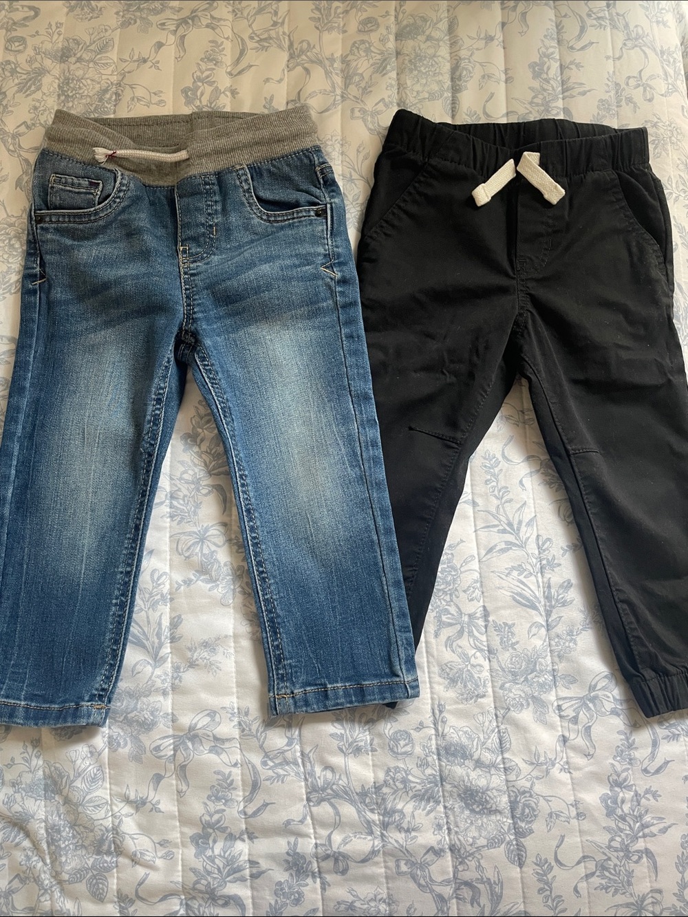 Cat and Jack baby toddlerPull-On Jeans and Jogger Pants Set - Blue Denim & Black